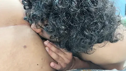 Pasangan Malayali jilat lubang anal dan mesra-mesraan jilat memek