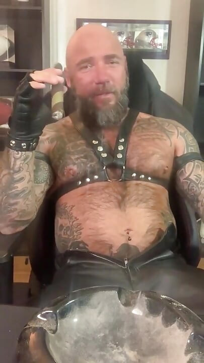 Hardcore dominacija, degradacija u koži!