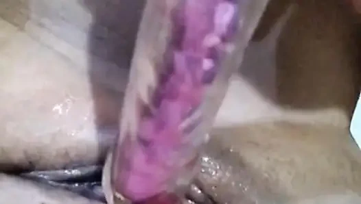 Mexikanische ehefrau gibt an und masturbiert zum ersten mal mit einem dildo (vollständiges video)