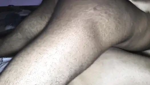 Hintli desi üniversiteli kız üvey erkek kardeşiyle seks yapıyor