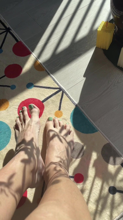 pretty toes