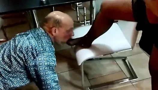 Французскую блондинку-пуму с большими сиськами жестко трахают
