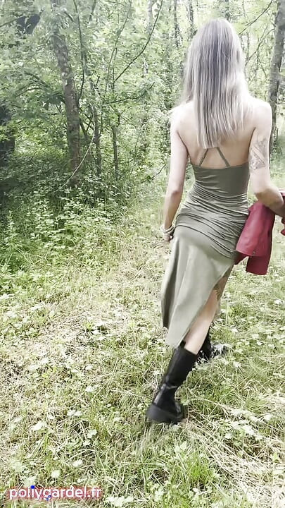 I get fucked by my ex, Polly Gardel porn actress, in show mode in the forest