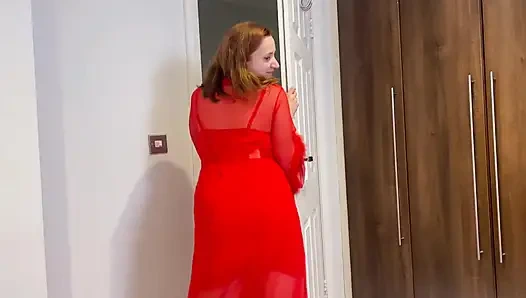 Cewek ini nyepong kontol dan telan sperma di hari valentine - pov