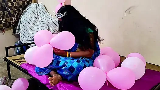 Indische Hausfrau an ihrem Geburtstag