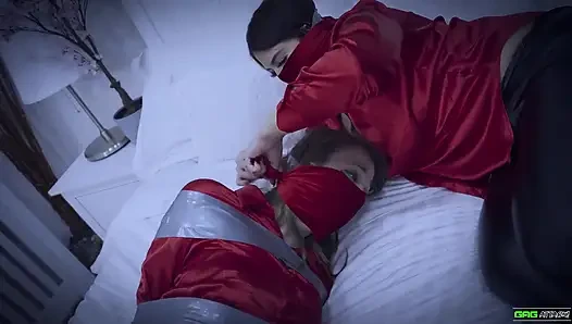 Terri und missy - um einen typen für ein date kämpfen