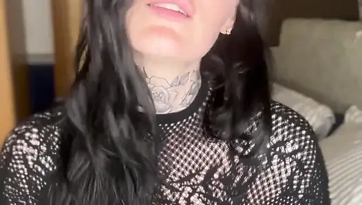 Британская милфа, инструкция по дрочке