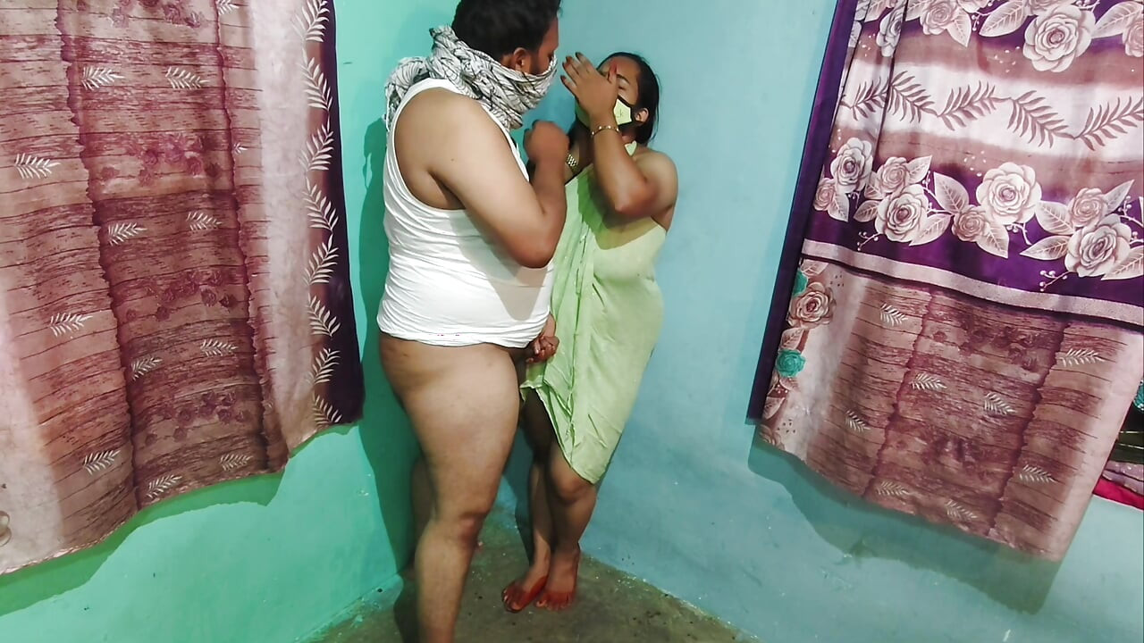 女傭像棒子一樣誘惑我