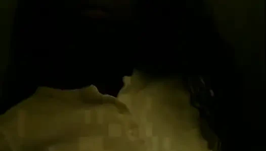 Sert siyah amcık bahçede yalıyor... ağzına boşalma