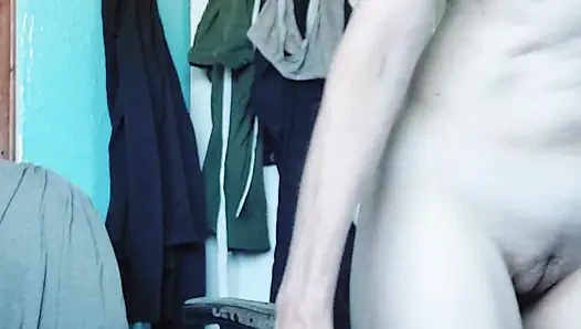 Milf fingert sich selbst in ihre nasse muschi aus nächster nähe