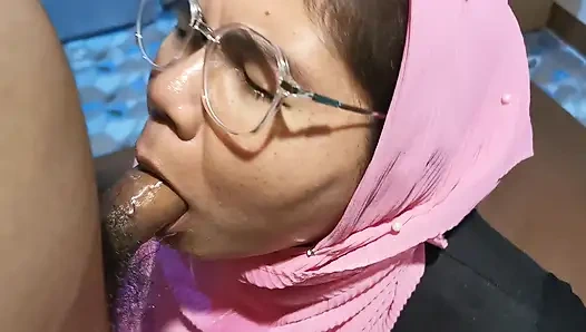 Я собиралась пойти в Хари Рая, но муж наказал меня. В итоге я не пошёл.