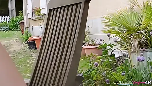 Курящая горячая с участием Lily S