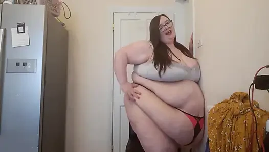 Ssbbw g ipleri deniyor şişman vücudunu gösteriyor