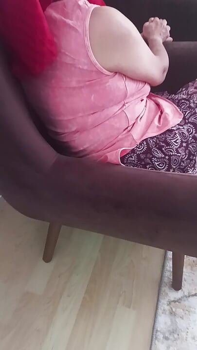 Arkadaşımın başörtülü annesiyle külotlu çorap fantazi