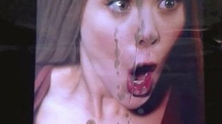 Elizabeth Olsen, hommage au sperme 3
