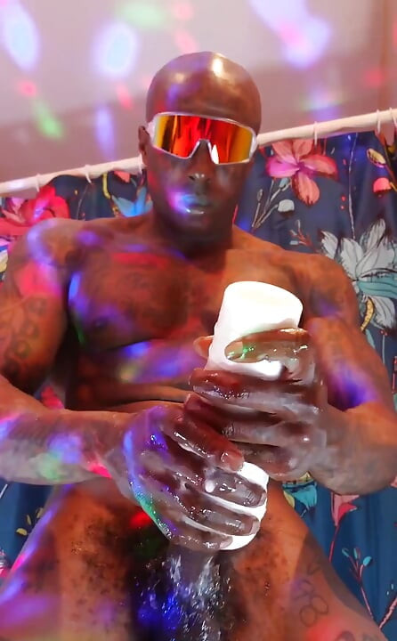 New Porn: BBC Worship Hallelujah Johnson,  Tall Dark Chocolate Muscles Tattoos Hairy BBC Hallelujah Johnson