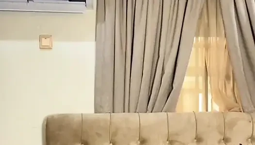 DIA BUTUH LEBIH BANYAK