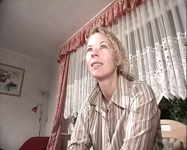 Audition of German blonde masturbating in front of the camera to become a porn actress