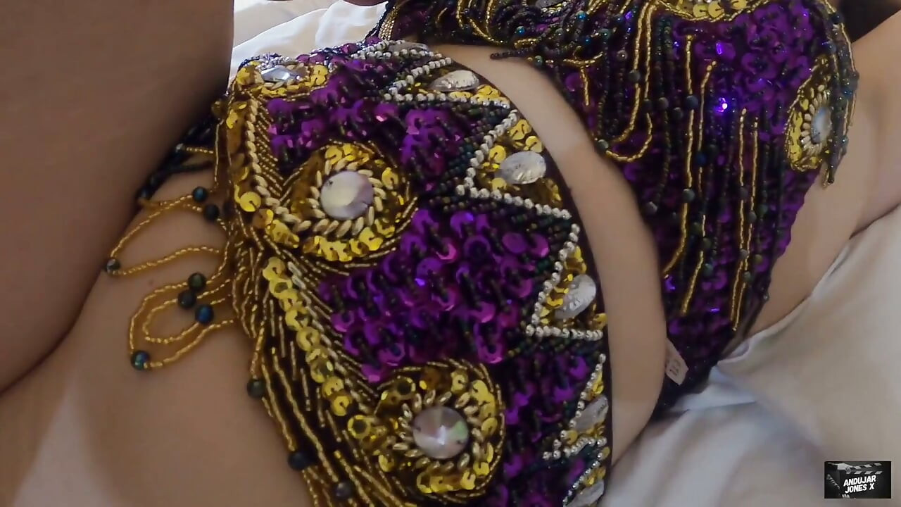 Horny Housewife Valentina Bellucci's Craves Indian Cock