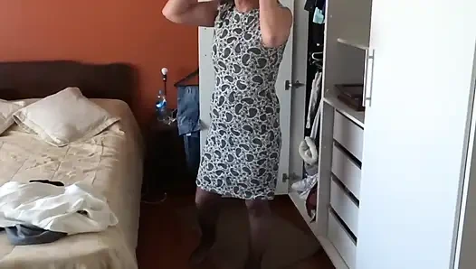 Kocam en iyi arkadaşıyla motele gitmek için ne giydiğimi kaydediyor, gerçek koca