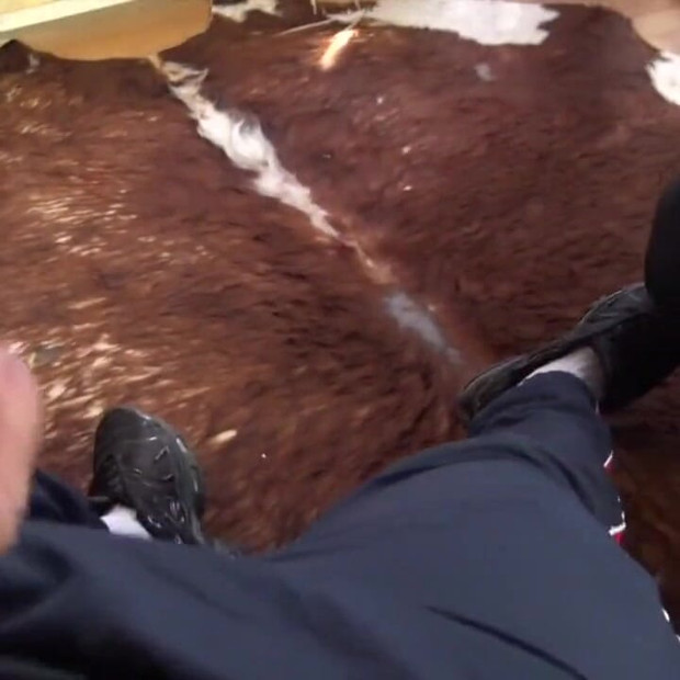 デビアンはパリで2人のbadboysによって生ハメ犯さ