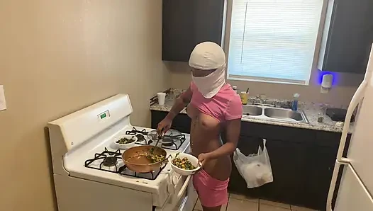 Hot babe naked making breakfast for her boyfriend m