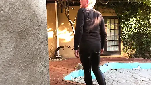 Kafeste - ayaklarının altında bir hayatın günlükleri