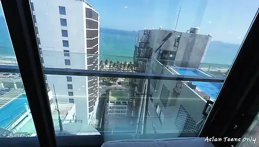 Üvey babam beni 8 farklı pozisyonda cezalandırdıktan sonra mega orgazm oldum