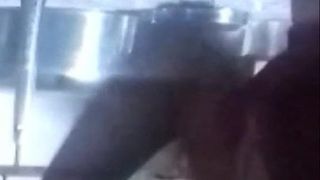 Gizli kamera sıcak seksi kız göğüsler göster