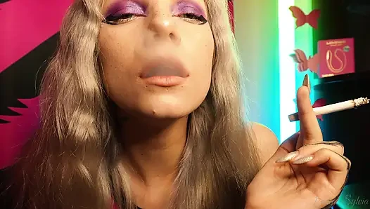 Sexy Teen Smoking a Cigarette and Shaking Her Tits!