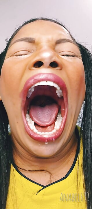 Căscat cu gura mea uriașă