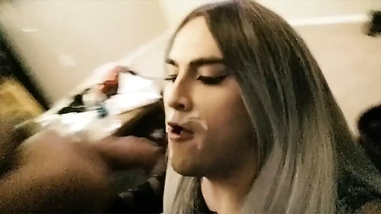 Facial On A Cute CD