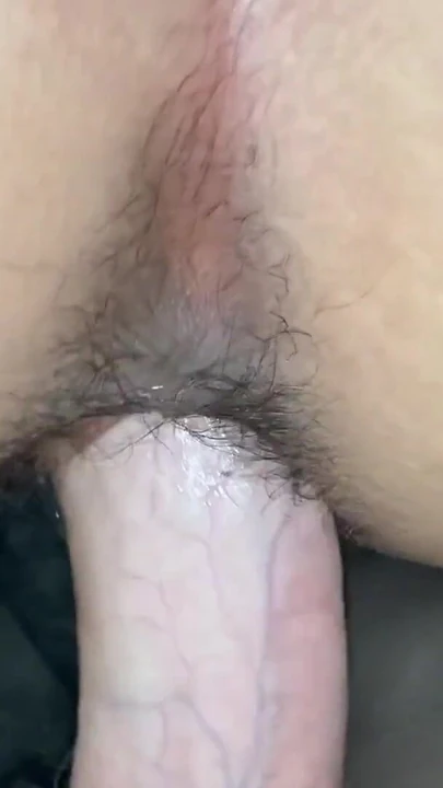 Momento poderoso de "Madrasta amiga faz uma gozada interna, lambe chocolate do seu pau antes de deixar você transar com ela"