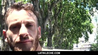 Latinleche- chico latino hetero folla y chupa de mala gana