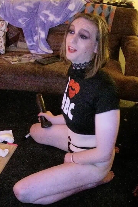 Sissycdmish - Qos Sissy camwhore met kuisheidskooi, kontplug en dildo