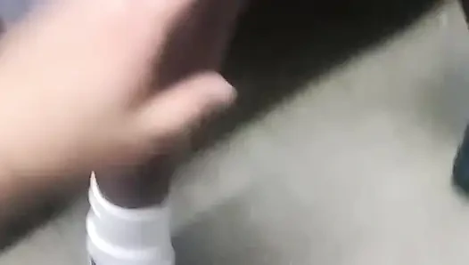 18 Yaşındaki Vergin Kızı Amını Parmaklıyor Ve Yarağını Emiyor