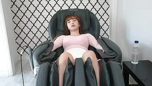 The Lewd Youtuber's Sex Buddy Who Takes Care of Herself Alone