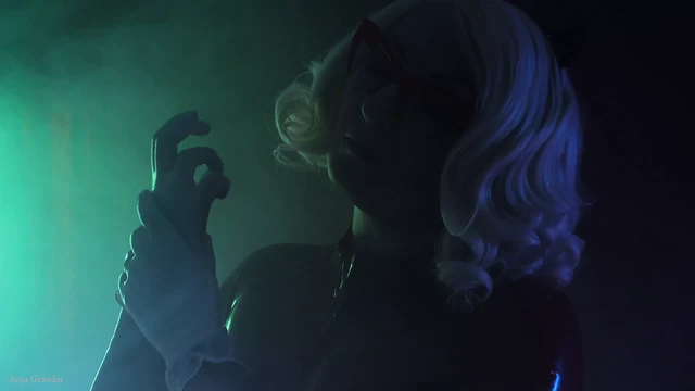 ASMR: vinyl nitrile MEDICAL GLOVES FETISH (blogger Arya Grander in latex rubber Halloween costume)