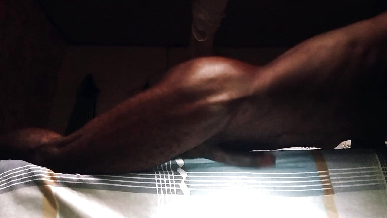 Video.Guru Innocently humping bed ends up with cummin and squirts your ex oh the other side