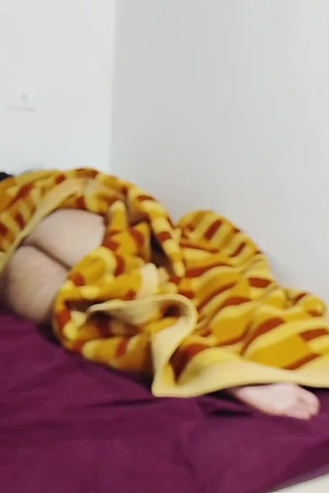 Fiica mea vitregă avea fundul afară, eu am dat penisul