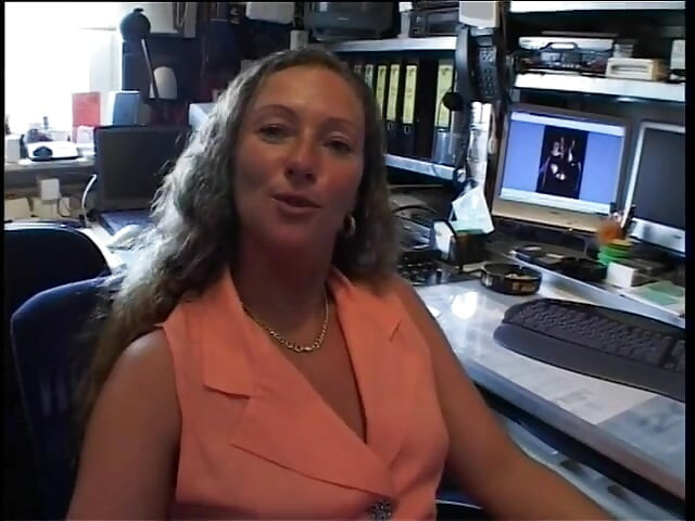 Chhedi huee choot vali kale bal vali chodne layak mammi dekhne ka bindu men dost ke lnd ki savari karti hai