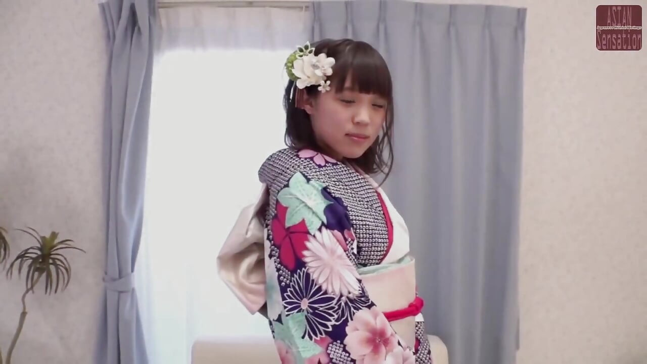 Shy Kimono Beauty Picked up and Introduced to a Thrilling New Kind of Pleasure - Chapter2
