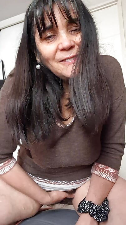 Stepmother silente shwing her lover on camera Who  is Washington armando without underwear