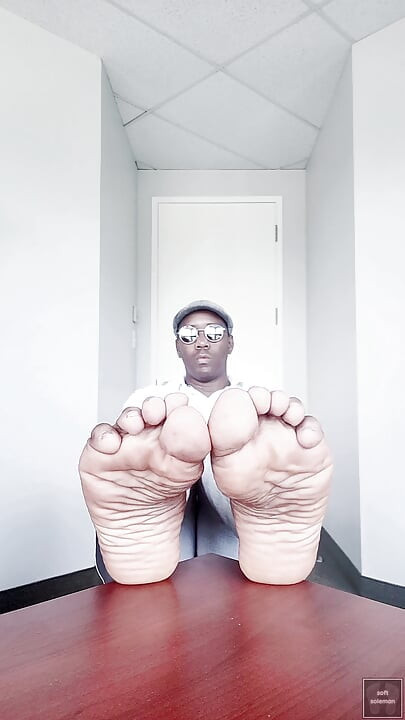 Male soles in the office (5) (2026)