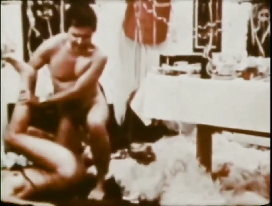 O orgie retro nebună sălbatică!
