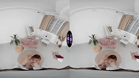 Azgın Lilly Mays deneyimsizliğini itiraf ediyor ve sonra memelerini azdırdıktan sonra yarağına biniyor - teenmegaworld