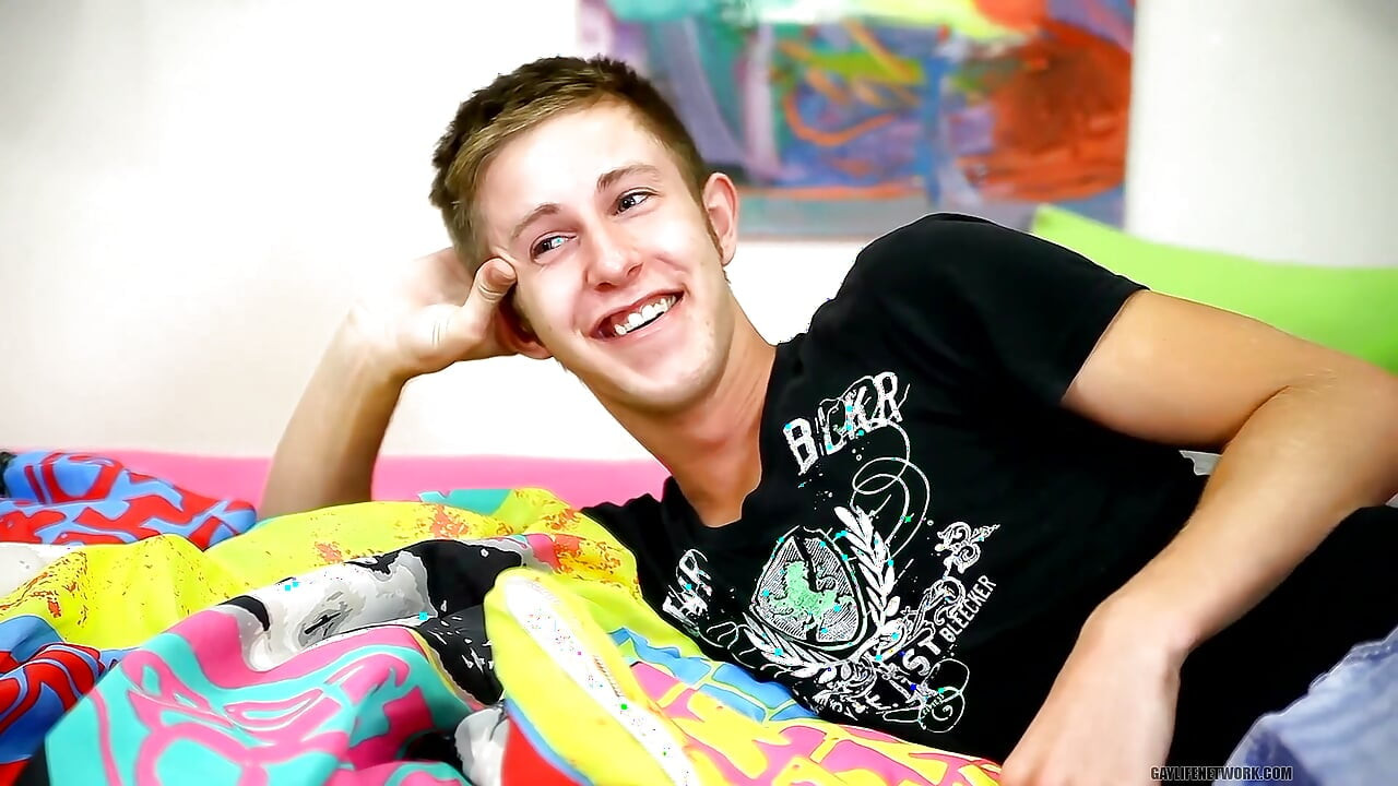 Super Twink Talks Dirty