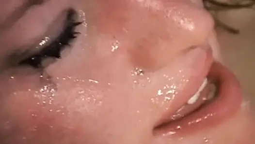 Dieses französische schätzchen wurde hardcore-gesicht gefickt