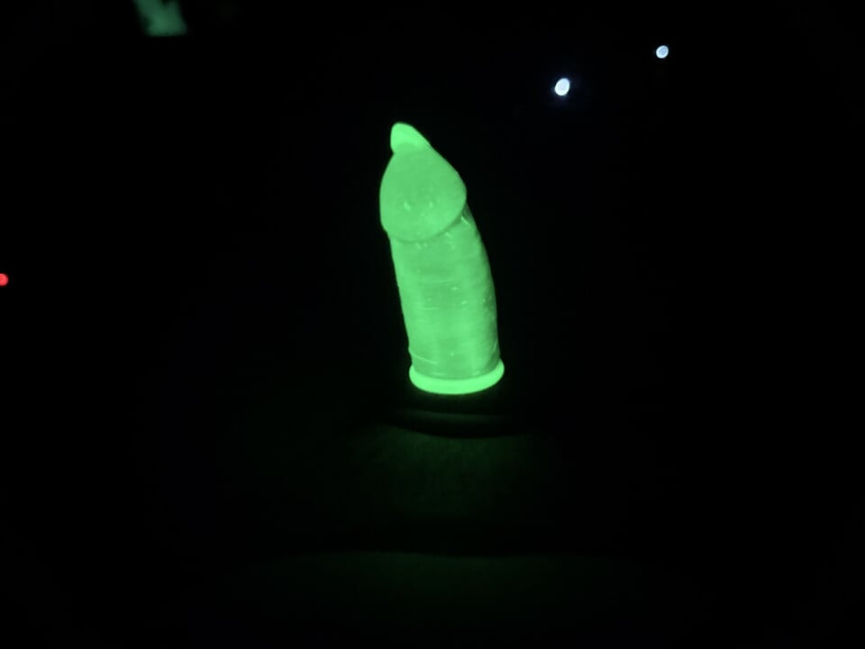 เรืองแสงในที่มืดน้ําแตก