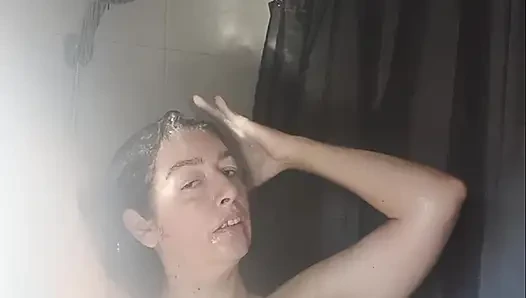 Cewek cantik basah